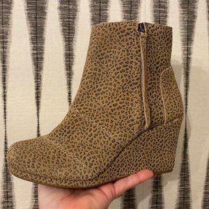 Toms leopard wedge booties size 7.5m